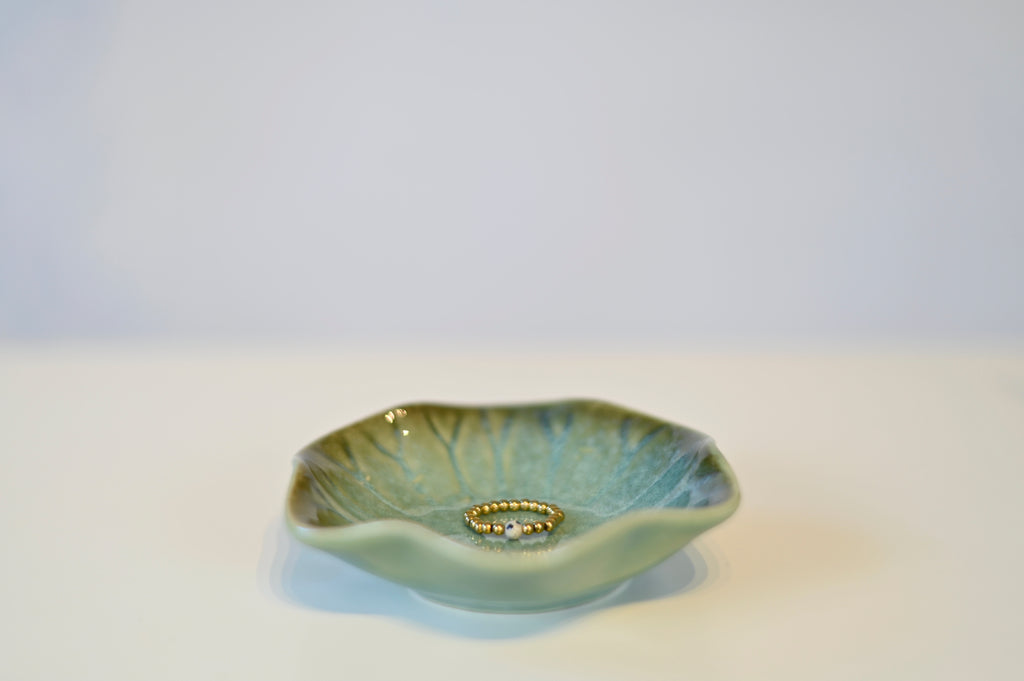 goldener Perlenring mit Dalmatiner-Jaspis-Perle