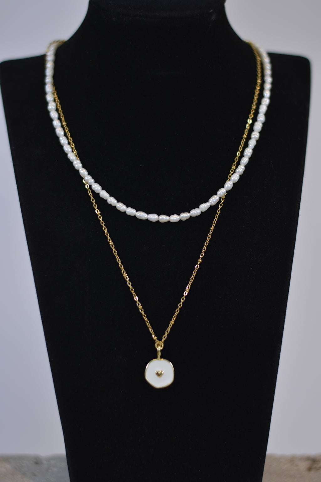 Layering-Halsketten-Set: Goldene Gliederkette mit Herz-Anhänger & Perlen-Choker
