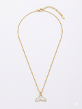 Maritime Statement-Kette: Goldene Walflosse mit schimmerndem Finish