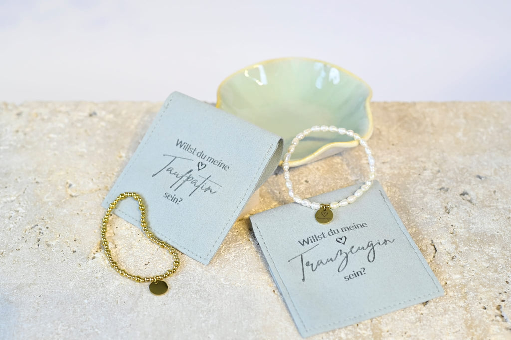 Süßwasserperlen Armband Trauzeugin fragen – Willst du meine Trauzeugin sein? Willst du mein Taufpate/in sein? Geschenkarmband mit Gravur-Plättchen, Perlenarmband Hochzeit