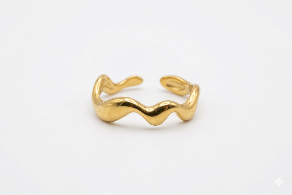 Goldener Wellen-Ring „Wave“ – modernes Design