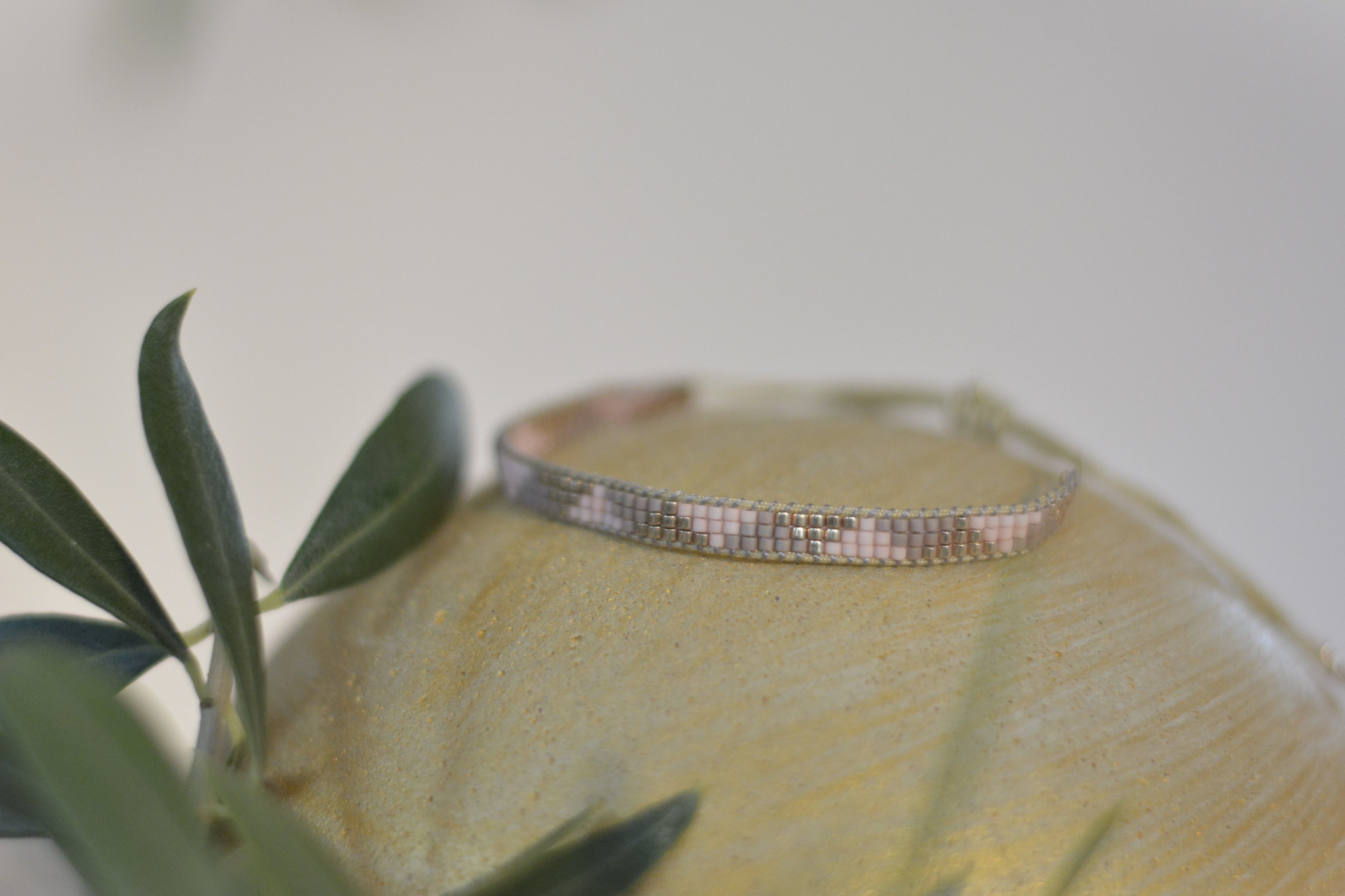 Minimalistisches Miyuki-Armband – Boho-Stil mit Triangel-Muster