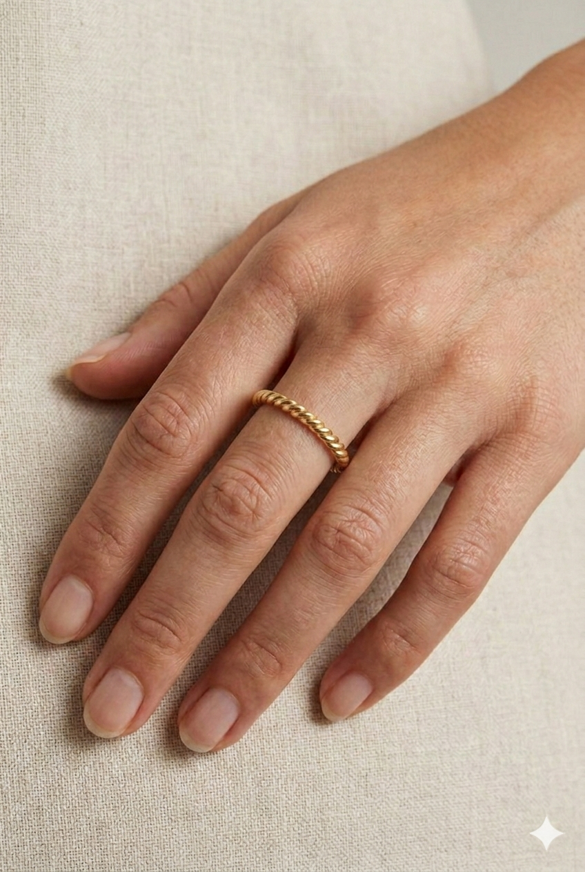 Goldener Twist-Ring (verstellbar) im Seil-Design