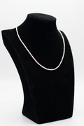 Minimalistische Choker-Kette aus feinen weißen Süßwasser-Reisperlen