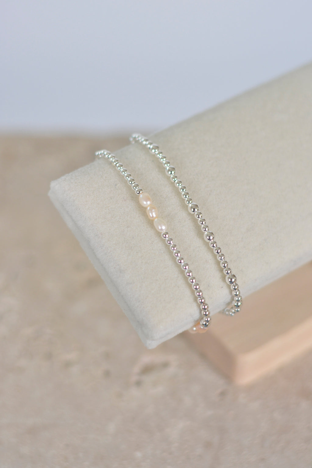 Modern Pearl Bracelet – Hämatit-Perlenarmband silber-glänzend