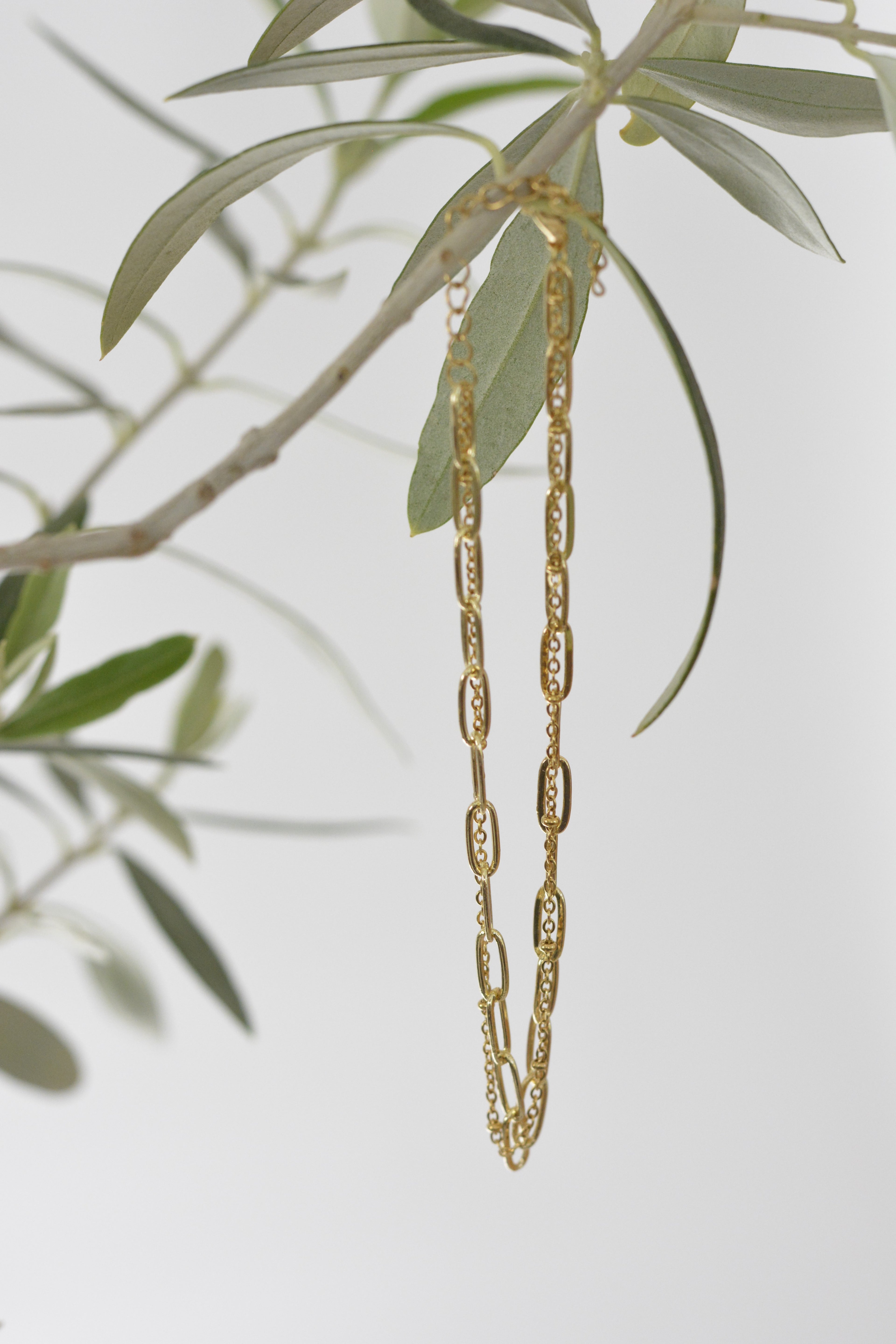 Layering-Fußkettchen „Duo“: Kombination aus Paperclip-Kette und feiner Kugelkette