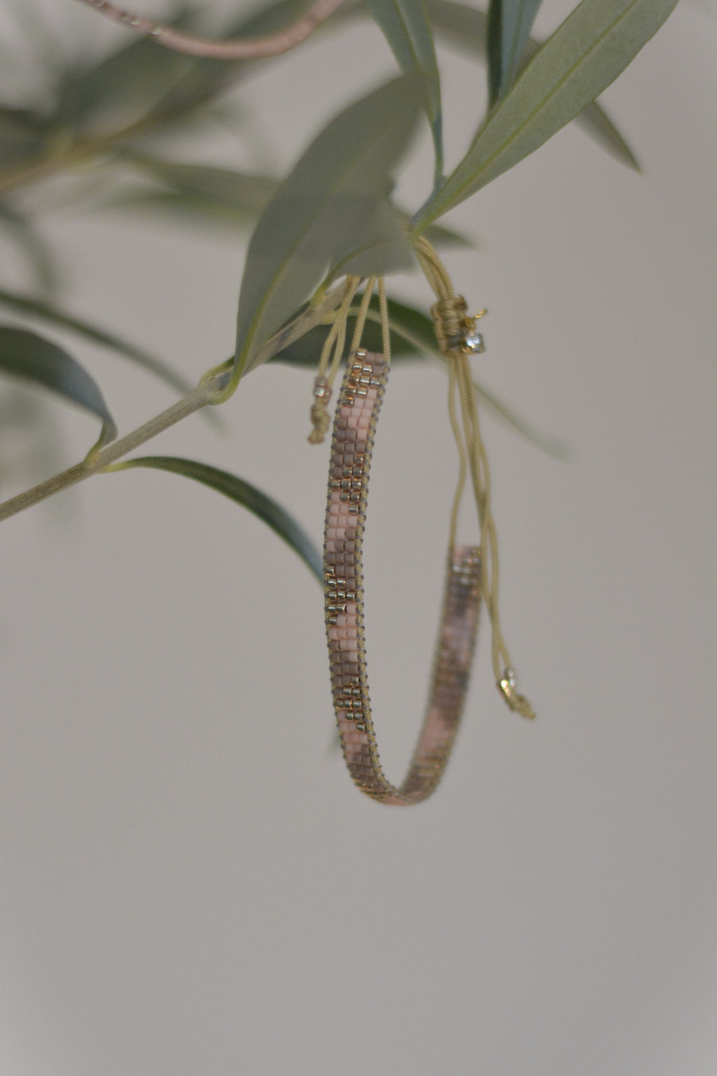 Minimalistisches Miyuki-Armband – Boho-Stil mit Triangel-Muster