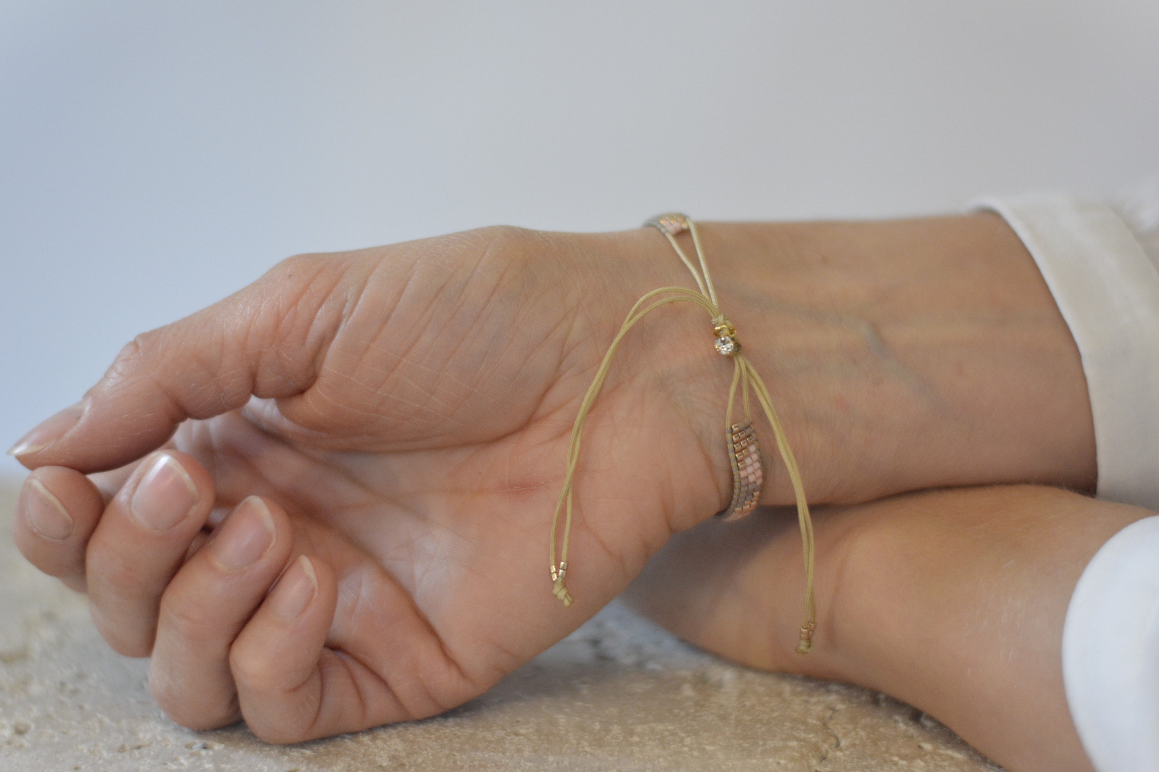 Minimalistisches Miyuki-Armband – Boho-Stil mit Triangel-Muster