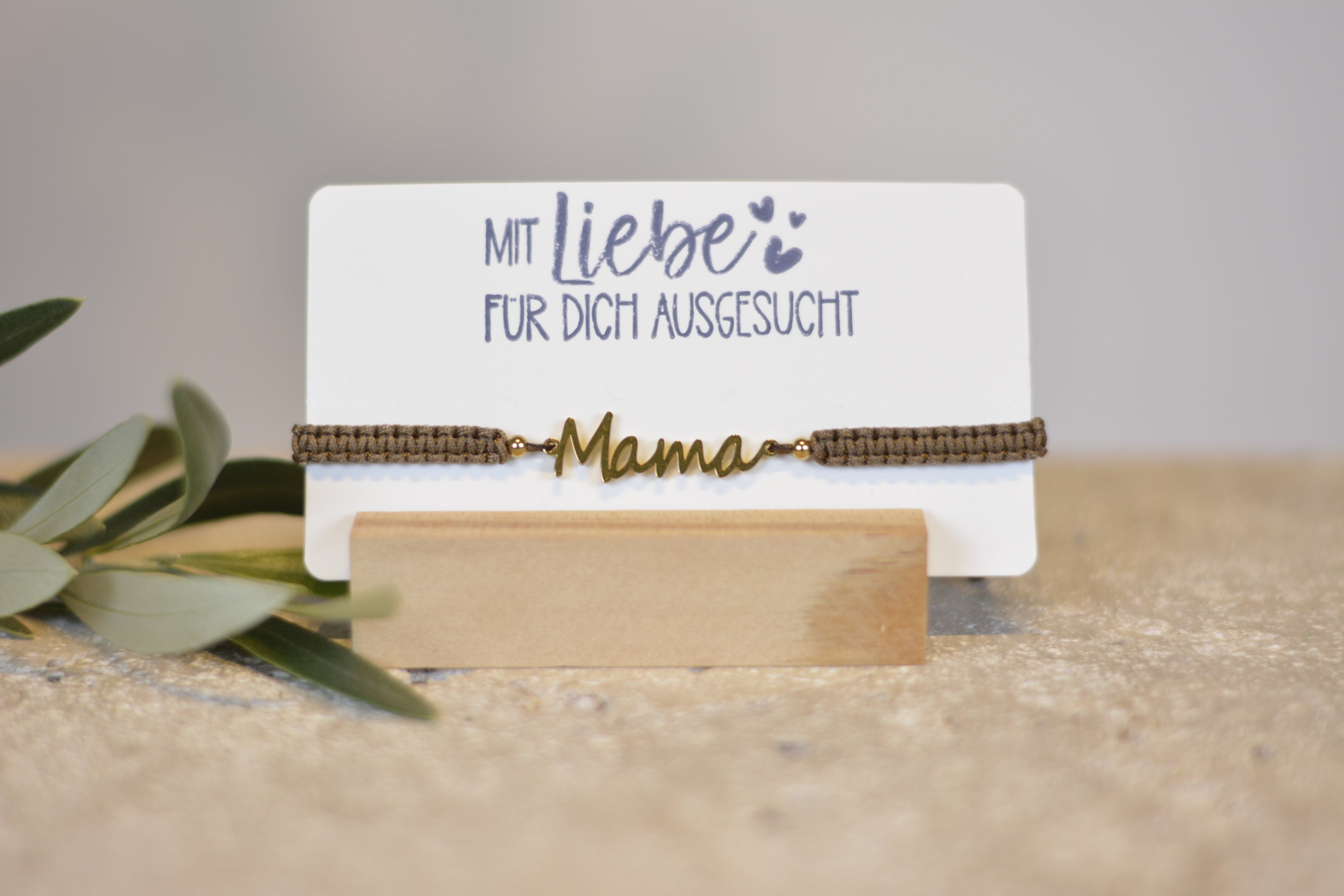 Makrameearmband 'MAMA'