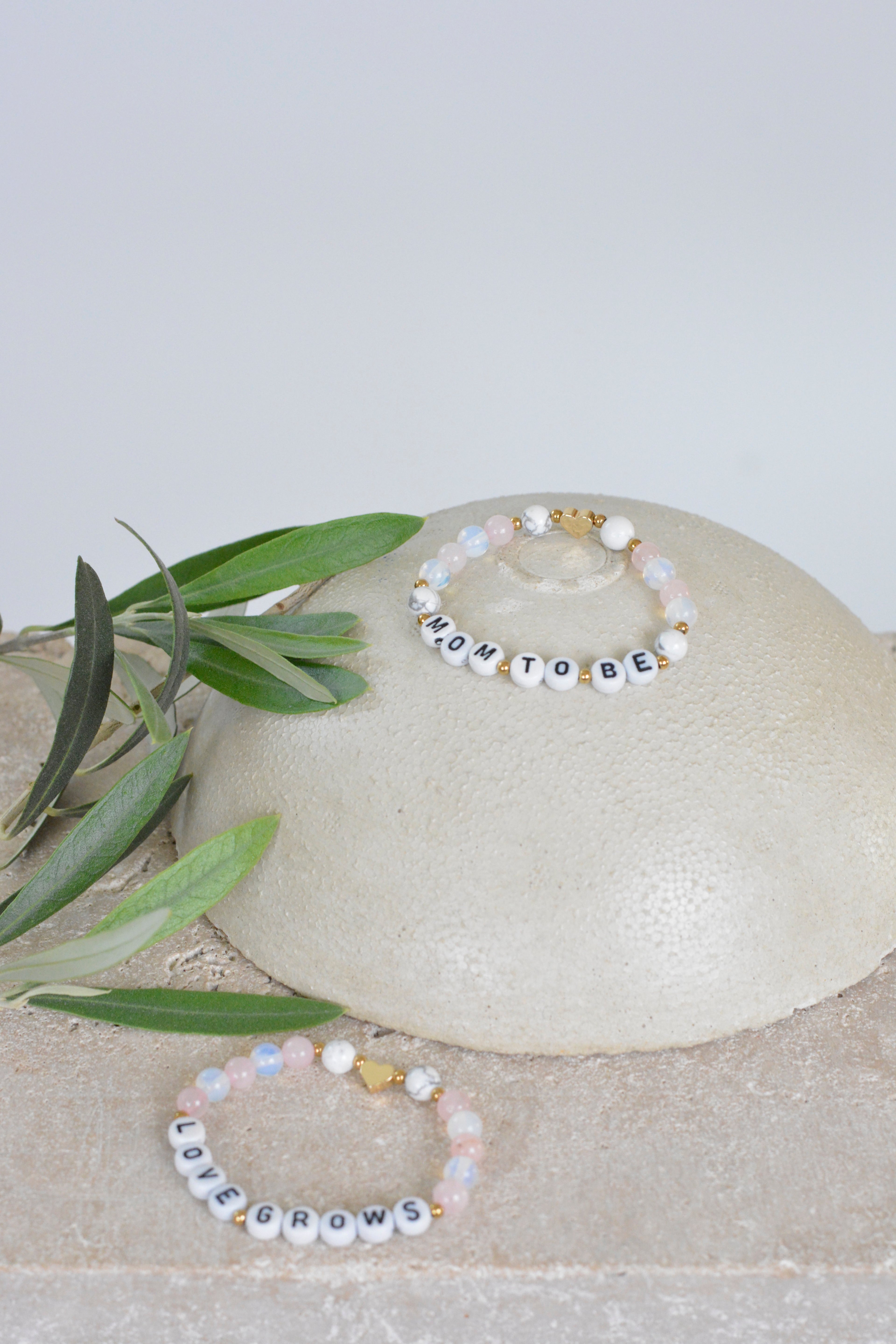 Love Grows Mom to be Armband - Geschenk zur Schwangerschaft