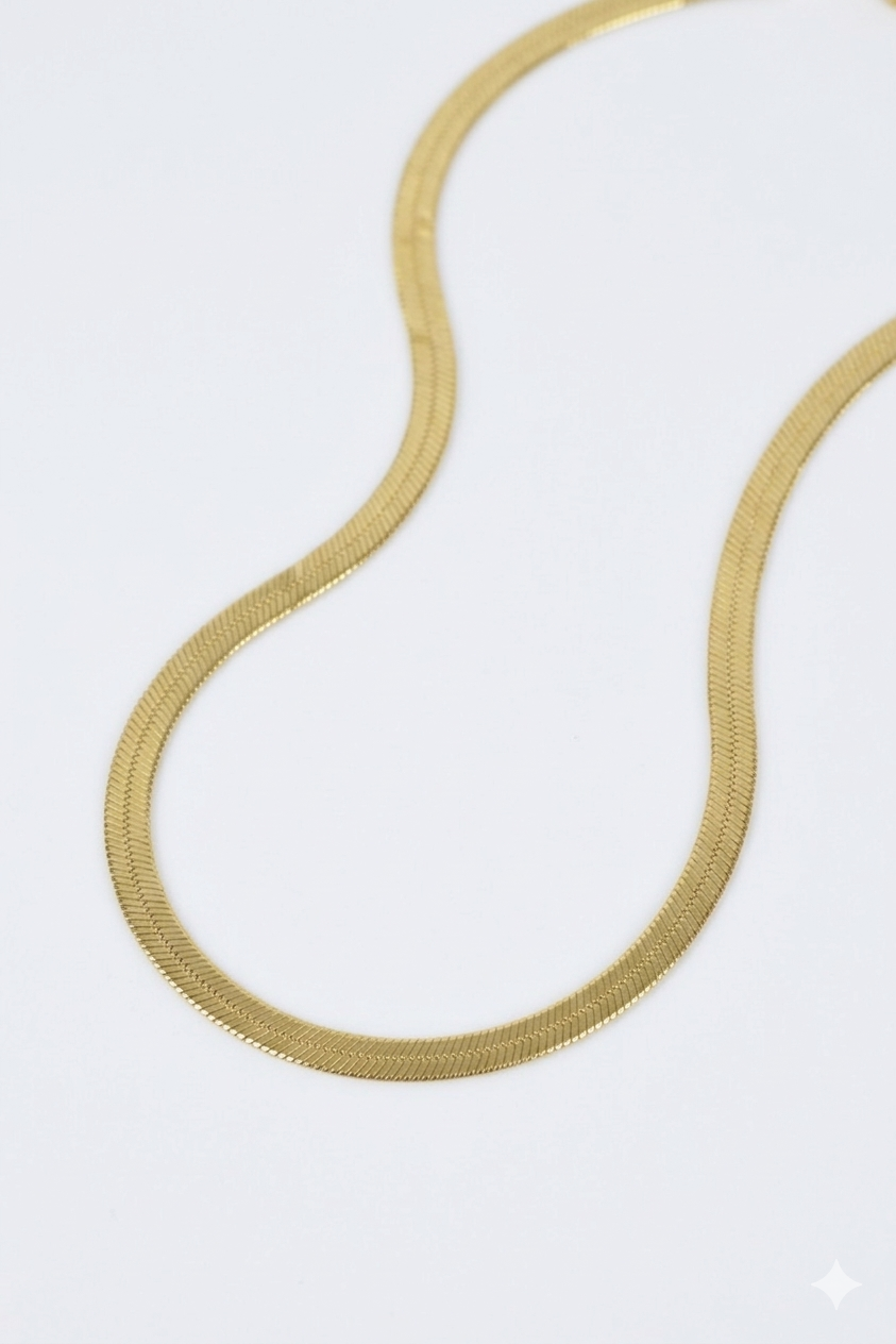 Goldene Halskette im Schlangen-Design  – Minimalistischer Schmuck