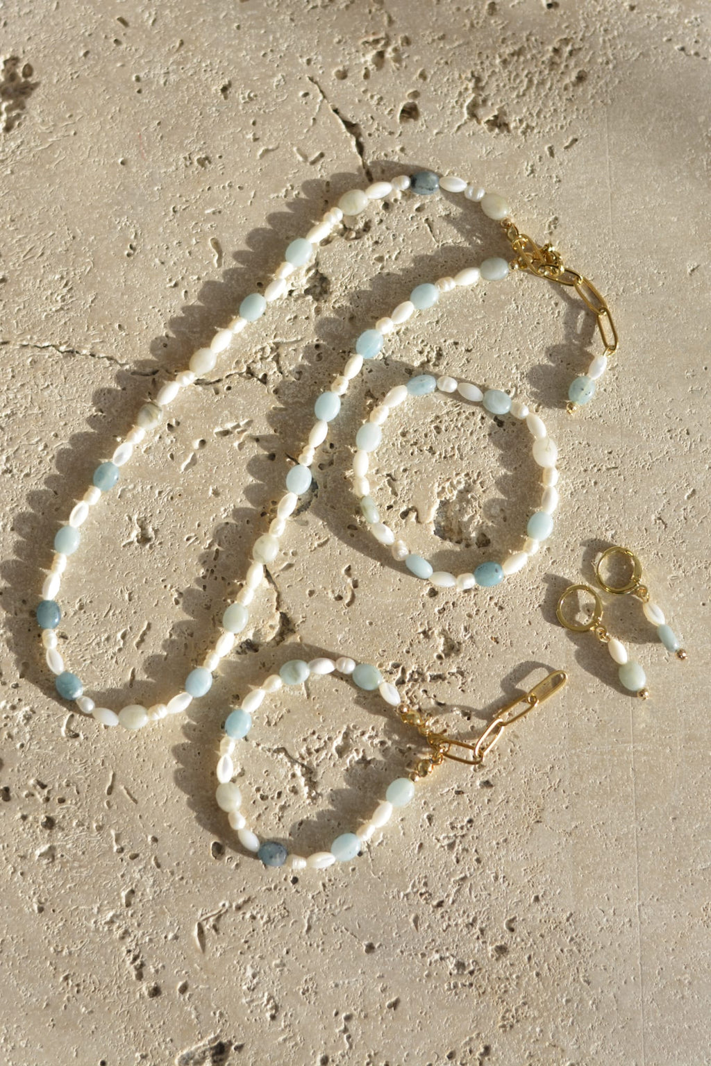 'Feel like summer' -Schmuckset: Handgefertigtes Ensemble mit vergoldeten Details
