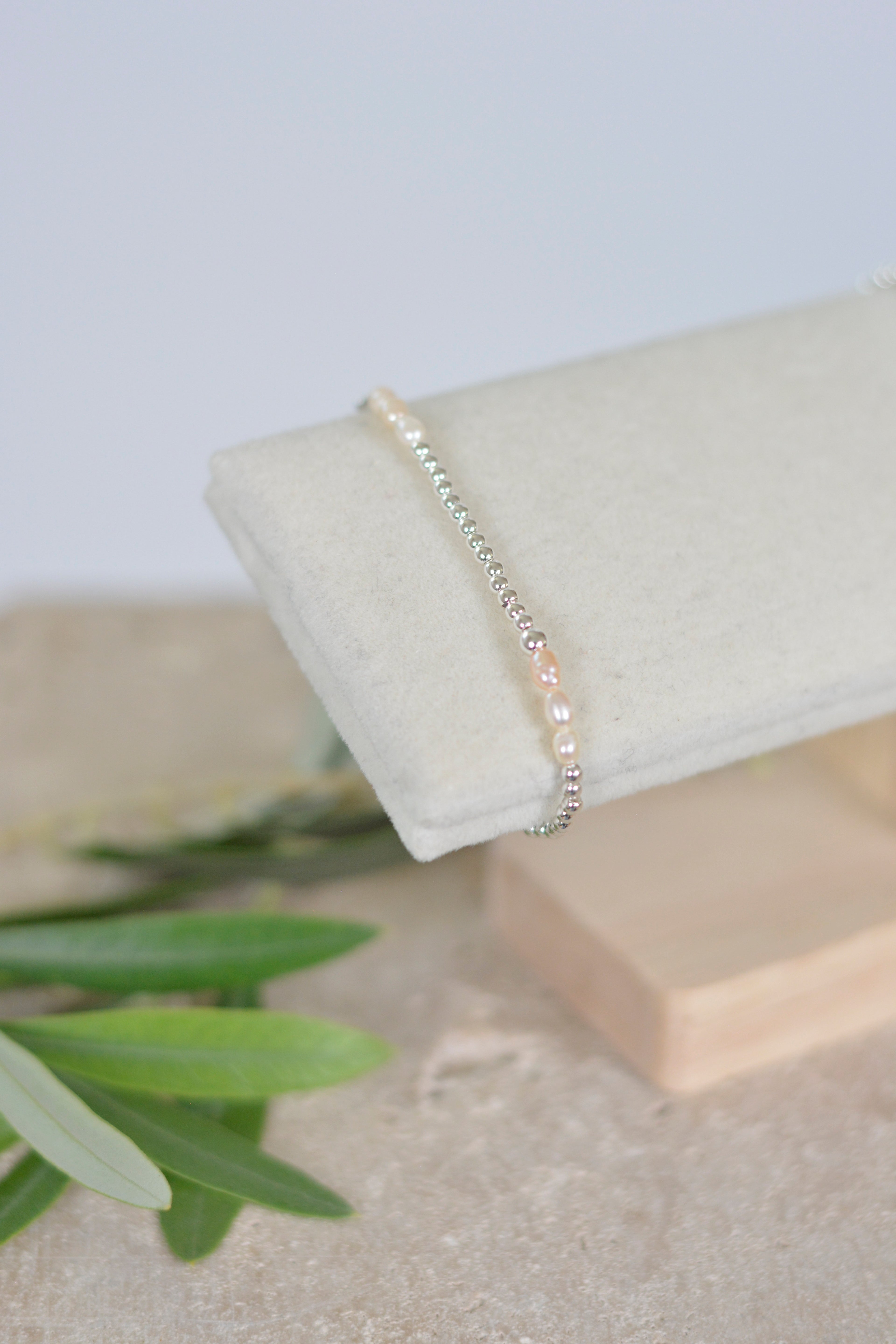 Modern Pearl Bracelet – Hämatit-Perlenarmband silber-glänzend