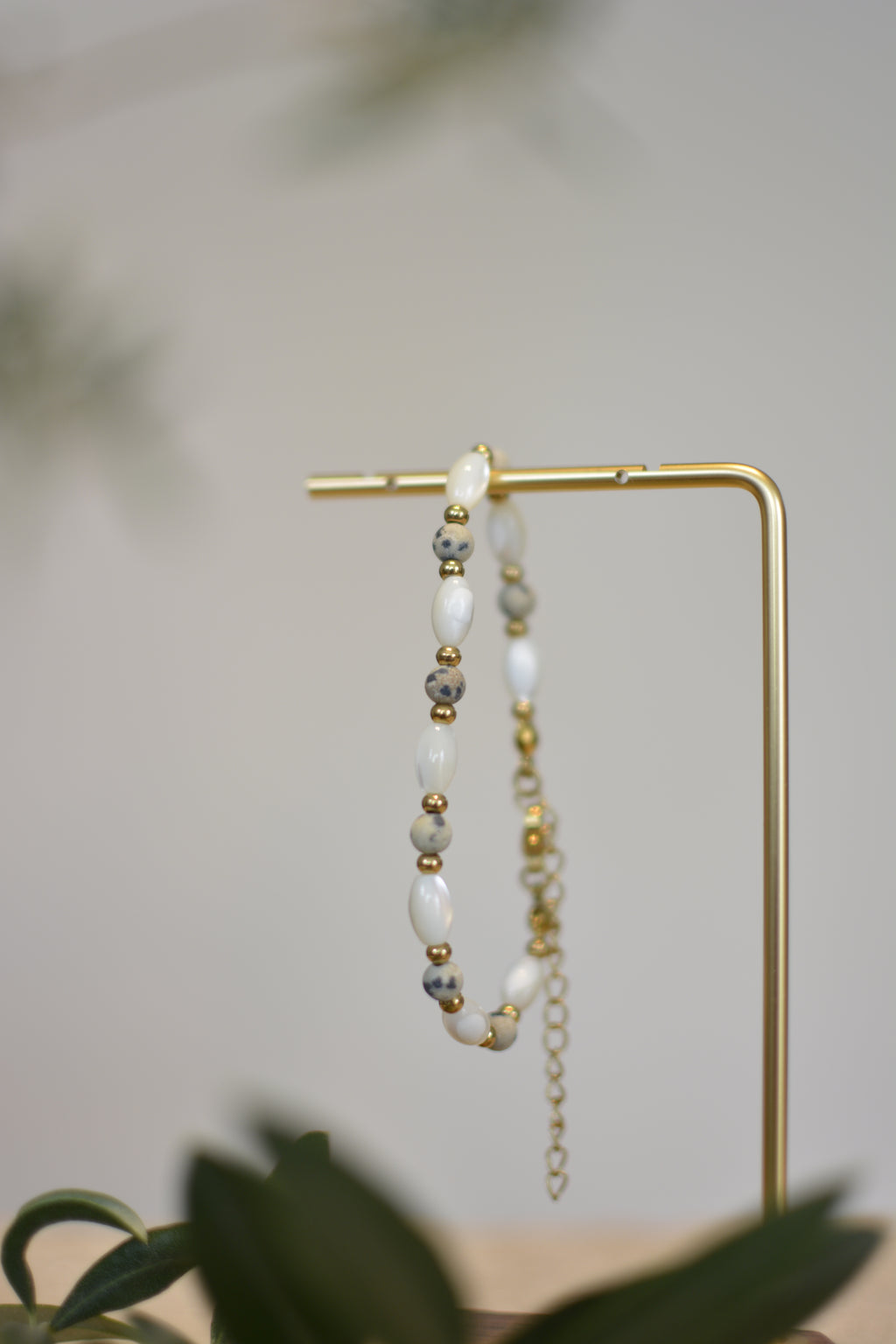 Handgefertigtes Schmuckset: Kette, Armband & Ohrringe mit Dalmatiner Jaspis & Perlmutt