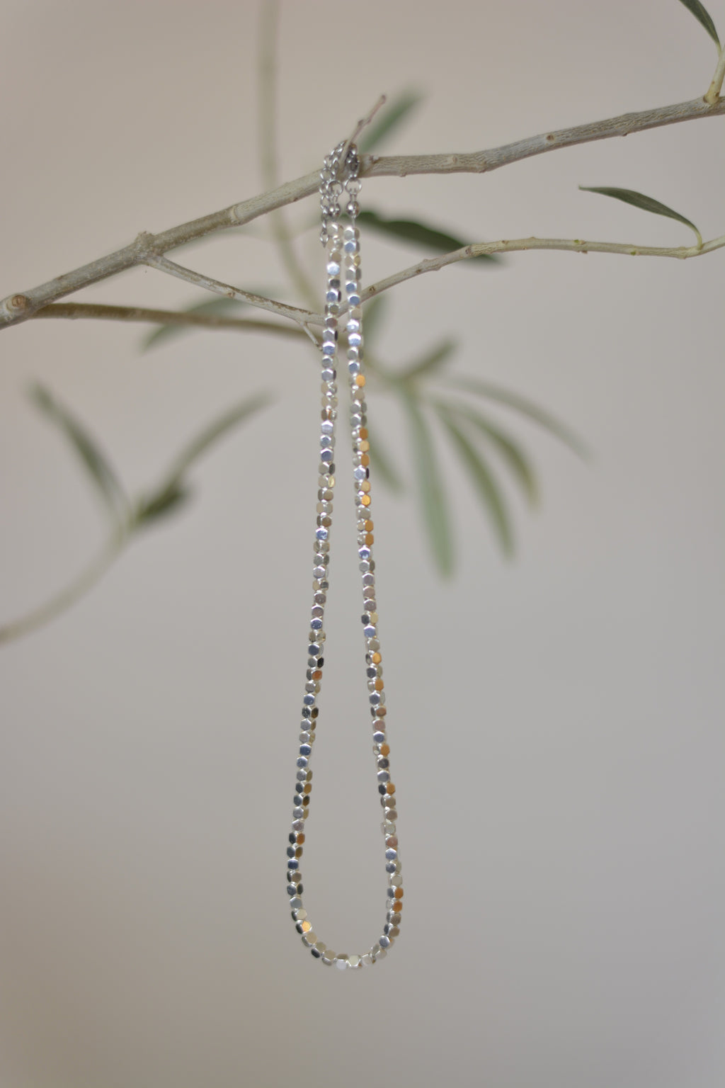 Elegantes Collier aus vergoldeten Hexagon-Elementen (auch in silber verfügbar)