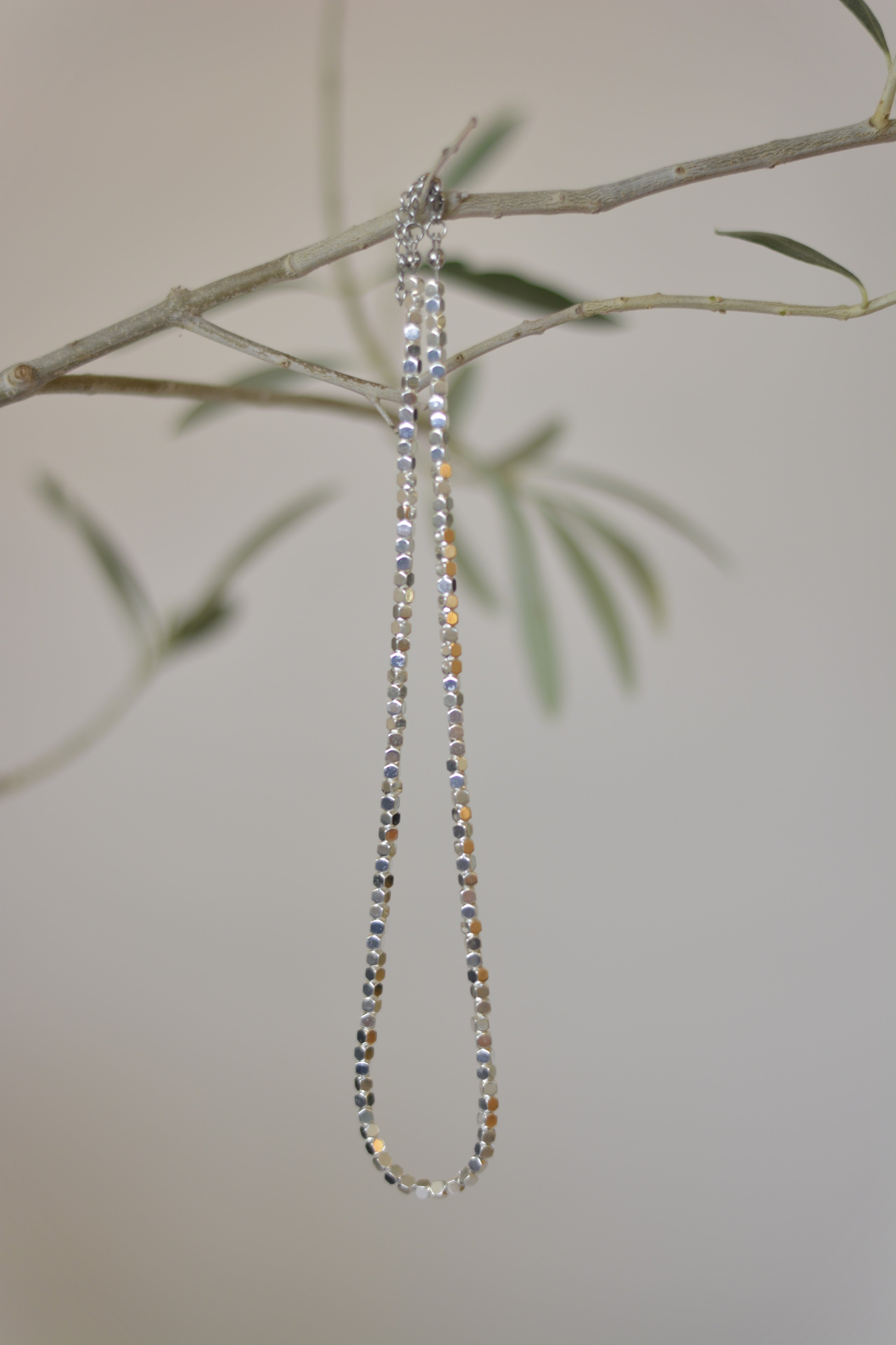 Elegantes Collier aus vergoldeten Hexagon-Elementen (auch in silber verfügbar)