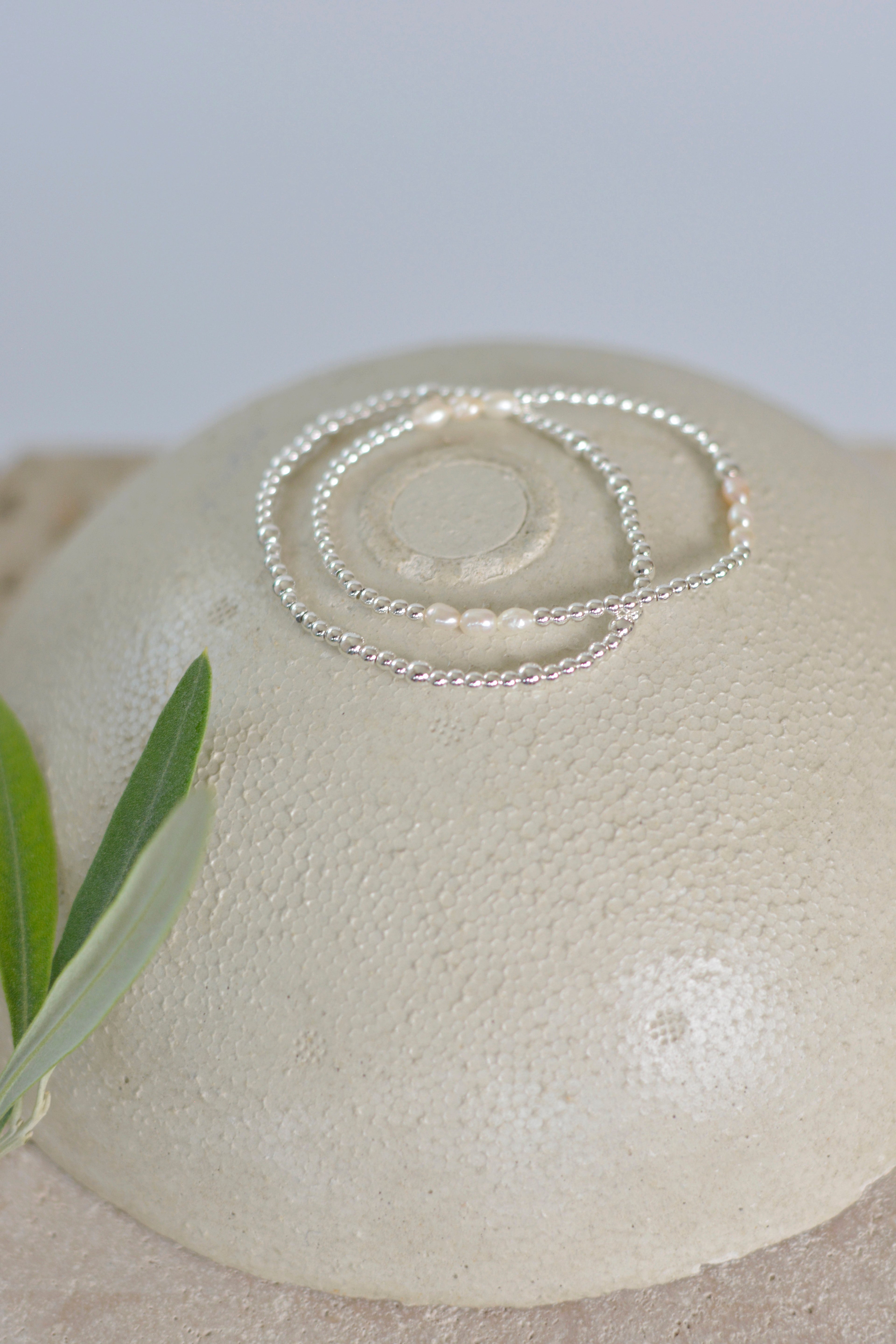 Modern Pearl Bracelet – Hämatit-Perlenarmband silber-glänzend