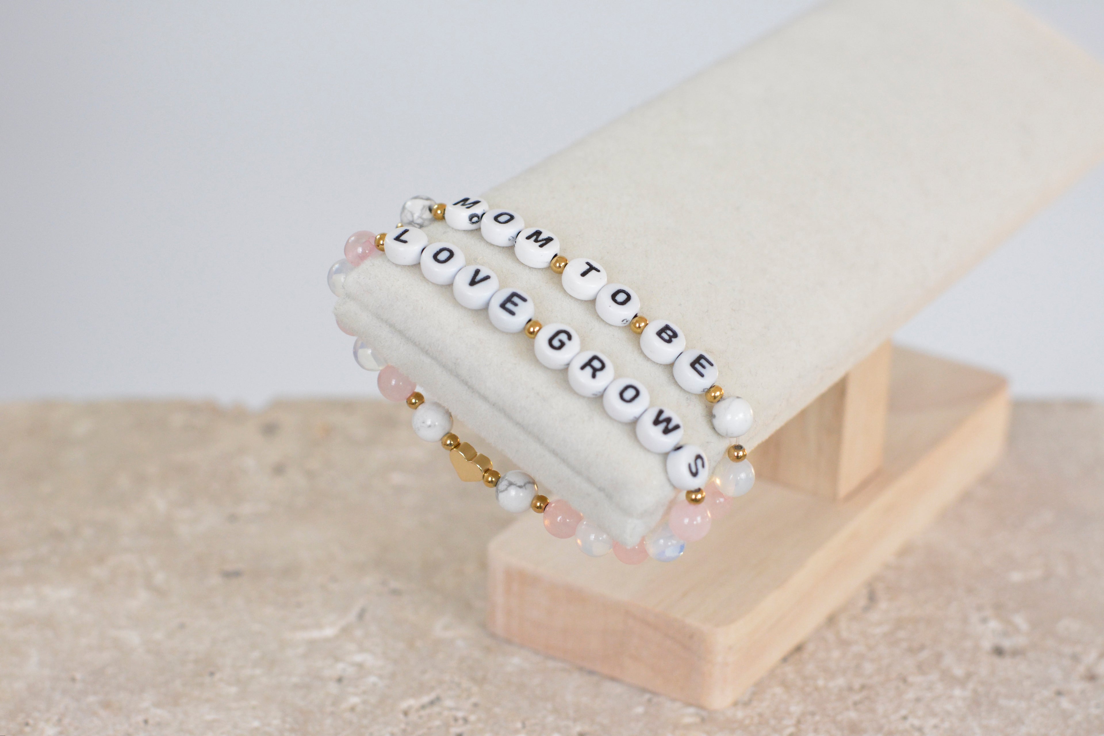 Love Grows Mom to be Armband - Geschenk zur Schwangerschaft
