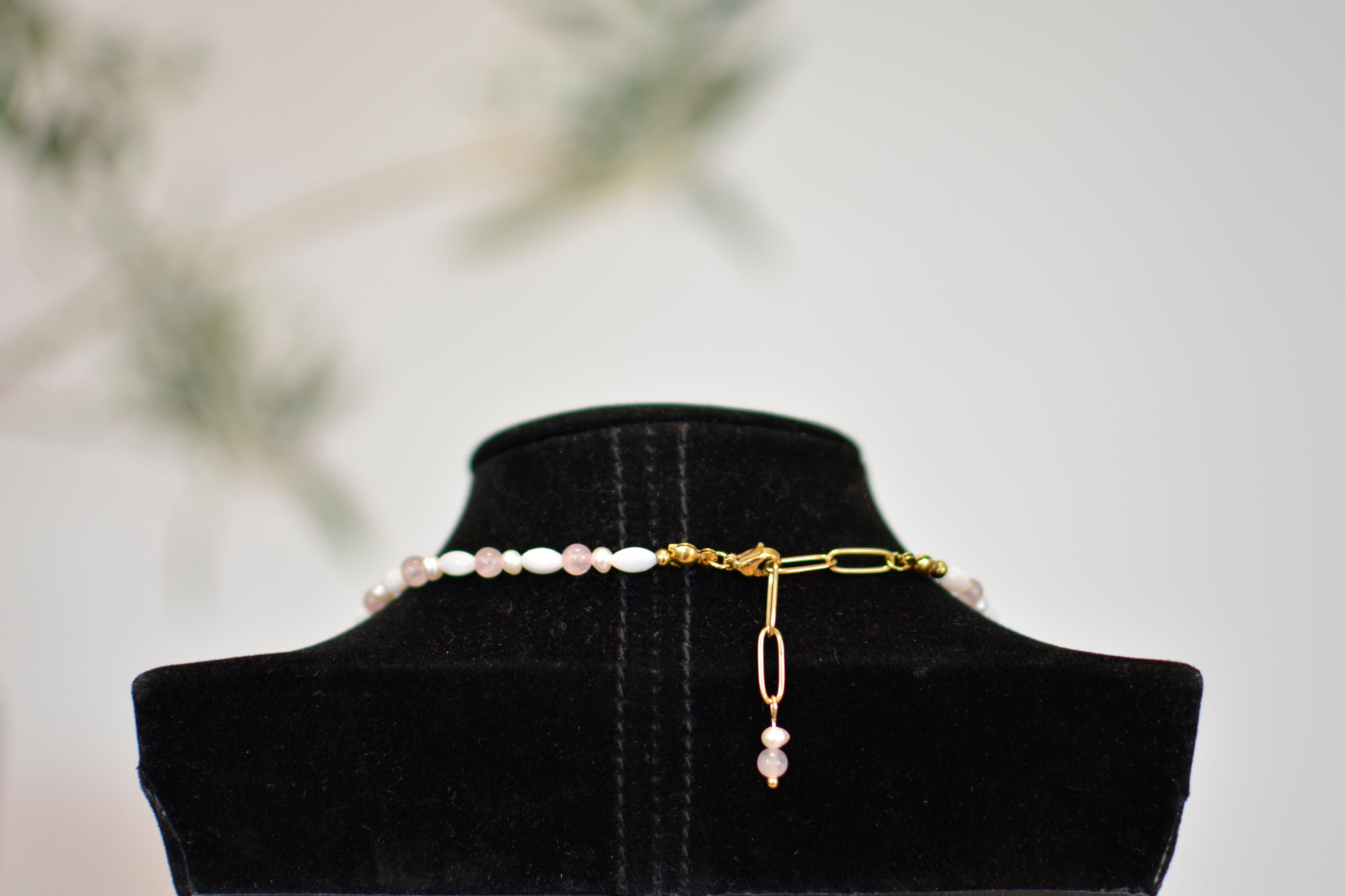 Rosenquarz & Süßwasserperlen Halskette – Zeitlose Eleganz in Rosa