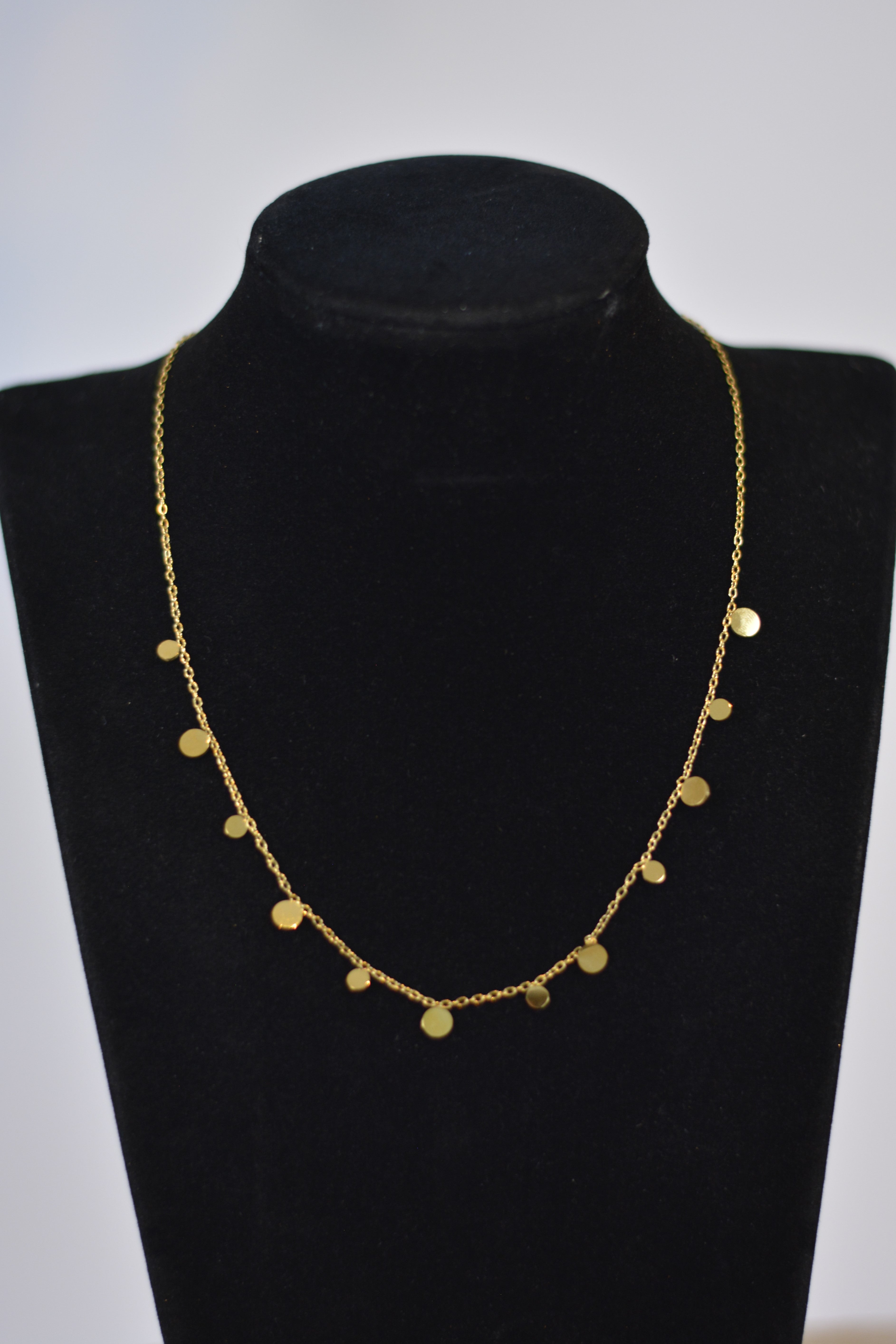 Layering Halskette mit goldenen Plättchen
