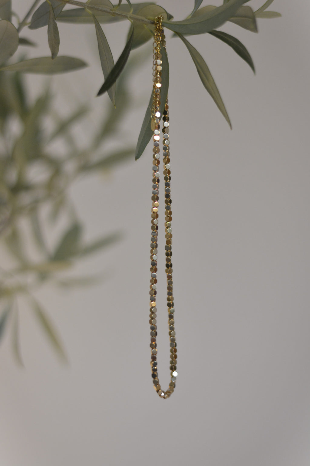 Elegantes Collier aus vergoldeten Hexagon-Elementen (auch in silber verfügbar)