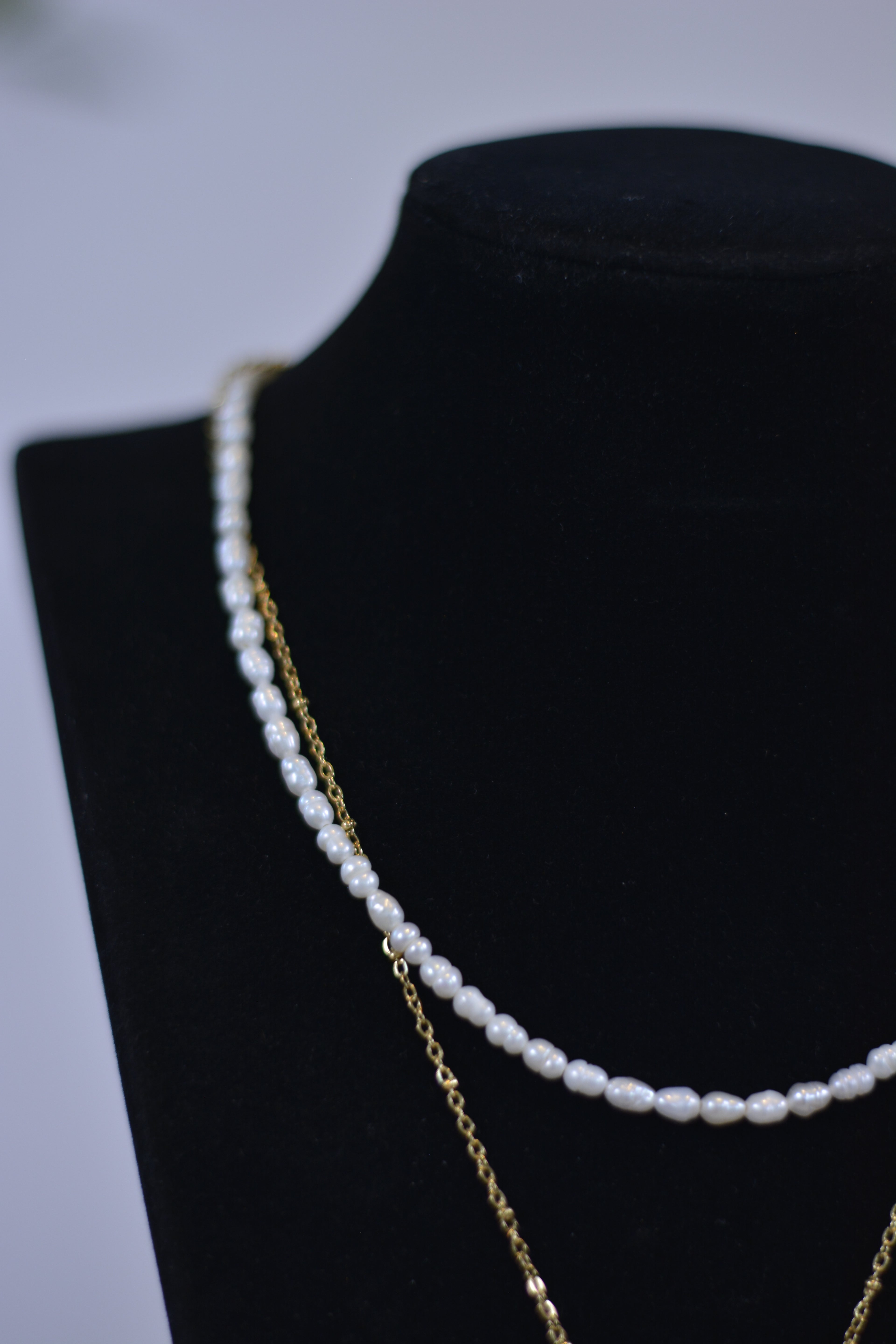 Layering-Halsketten-Set: Goldene Gliederkette mit Herz-Anhänger & Perlen-Choker