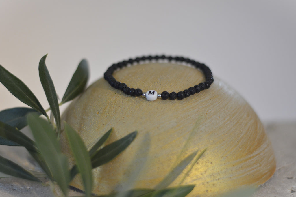 Lavaperlen‑Armband – personalisierbar mit Initialen