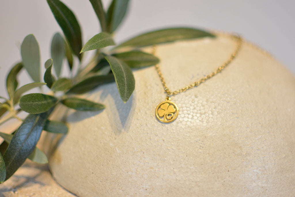 Damen-Armkettchen-Set Gold – Filigrane Talisman-Anhänger