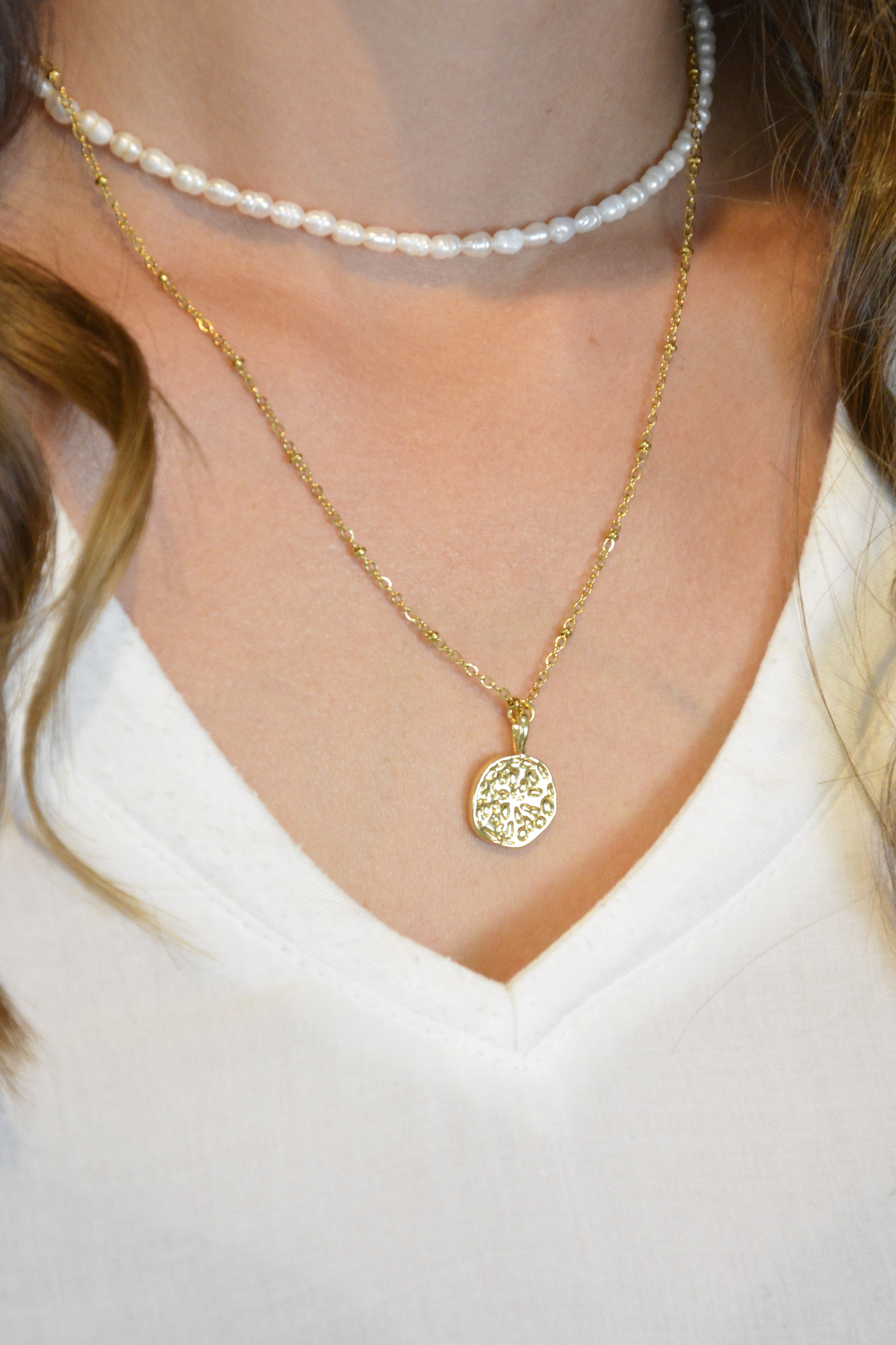 Layering-Halsketten-Set: Goldene Gliederkette mit Herz-Anhänger & Perlen-Choker