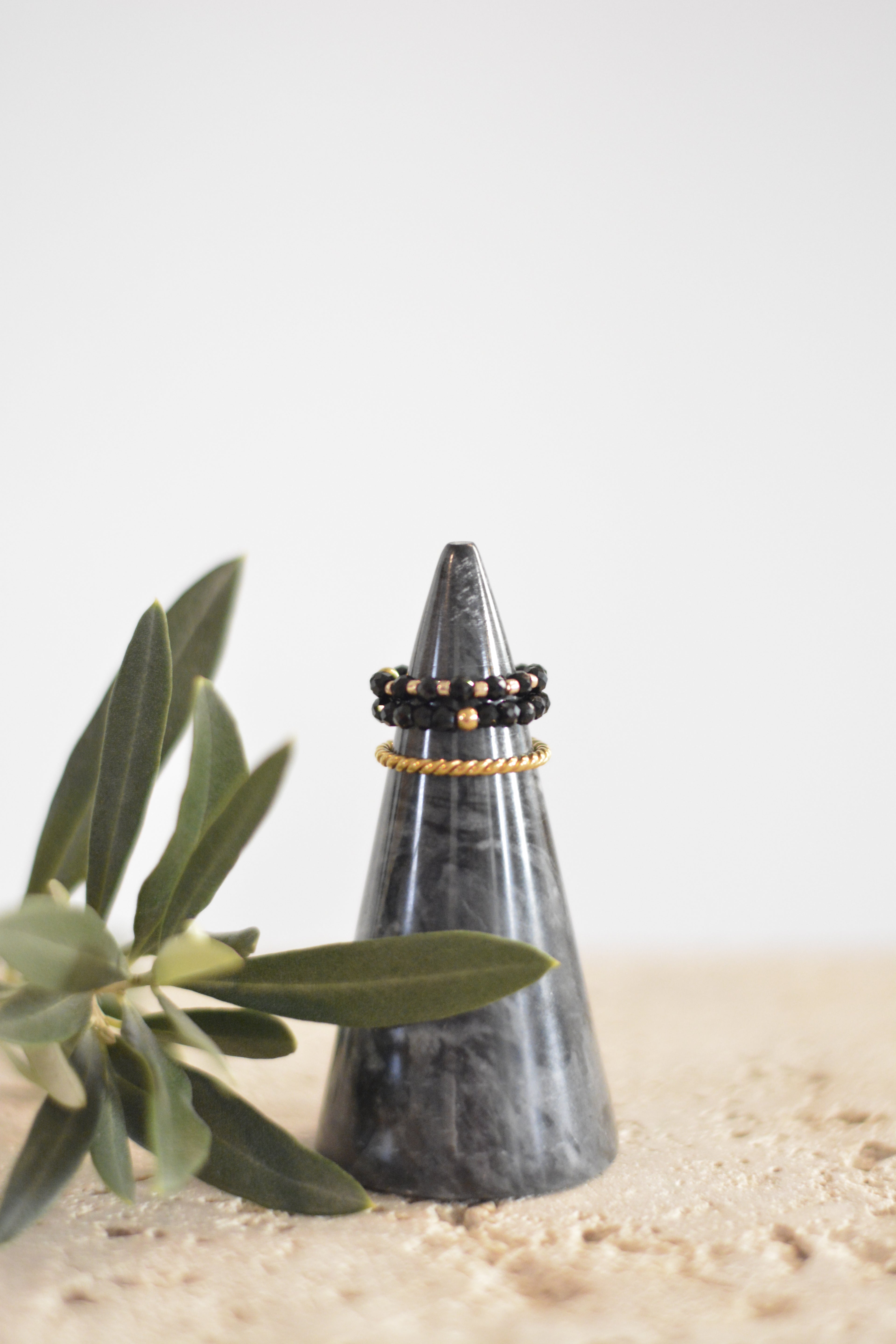 Goldener Twist-Ring (verstellbar) im Seil-Design