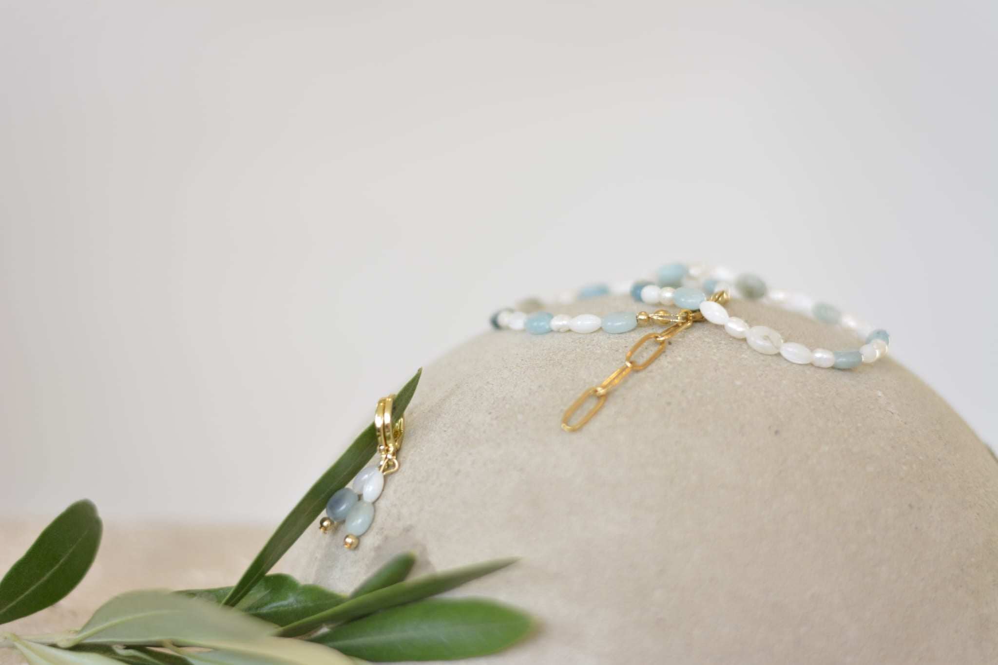 'Feel like summer' -Schmuckset: Handgefertigtes Ensemble mit vergoldeten Details