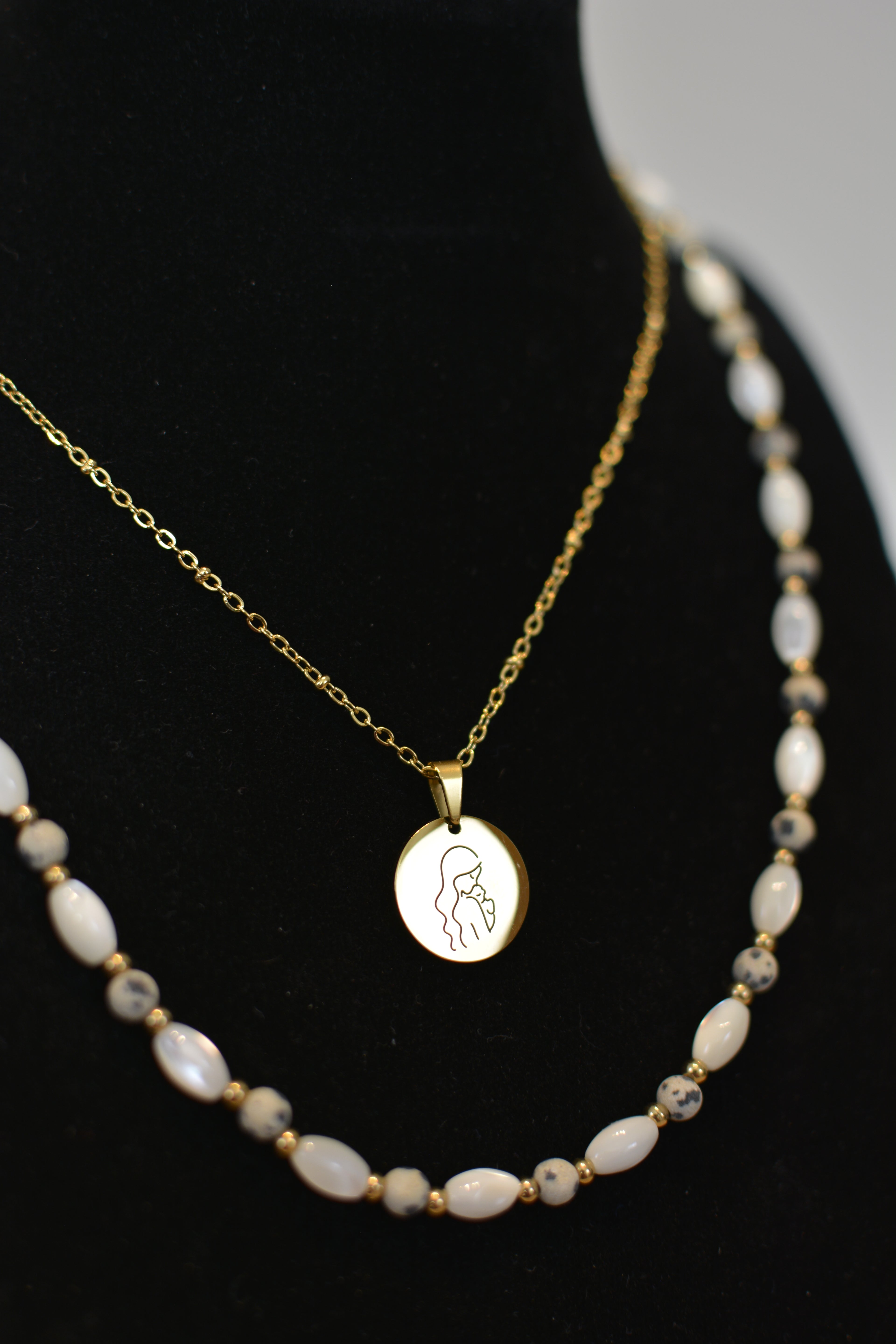 Handgefertigtes Schmuckset: Kette, Armband & Ohrringe mit Dalmatiner Jaspis & Perlmutt